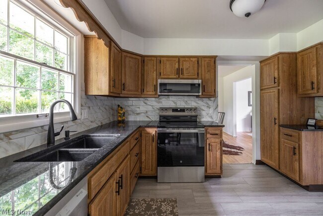 Building Photo - 2445 Olentangy Dr