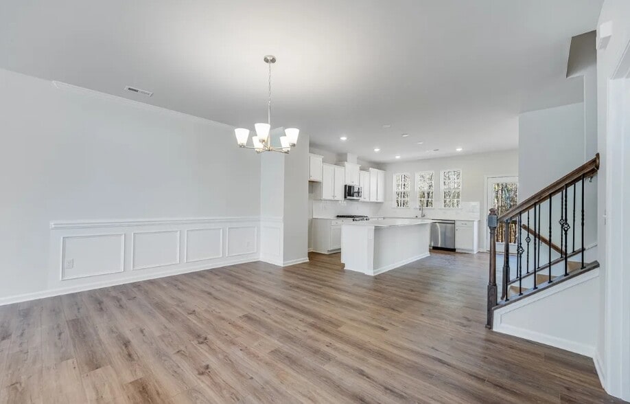 Building Photo - 1203 Mary Jane Ave