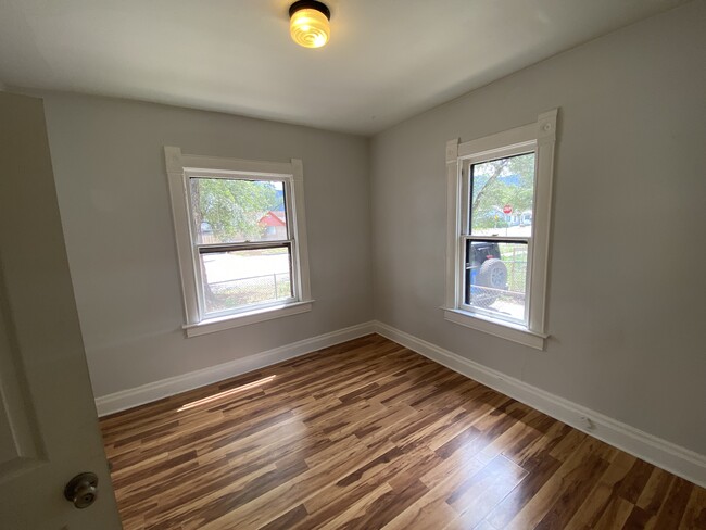 Building Photo - 8 E Fountain Blvd