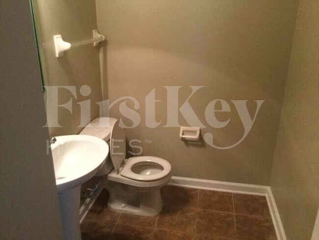 Building Photo - 4590 Tulip Creek Dr