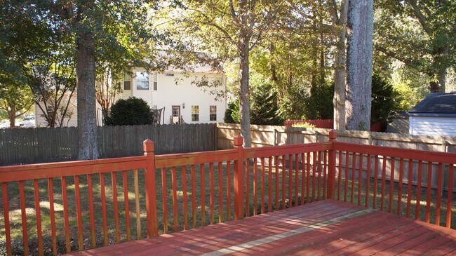 Building Photo - 1221 Clearwater Ln