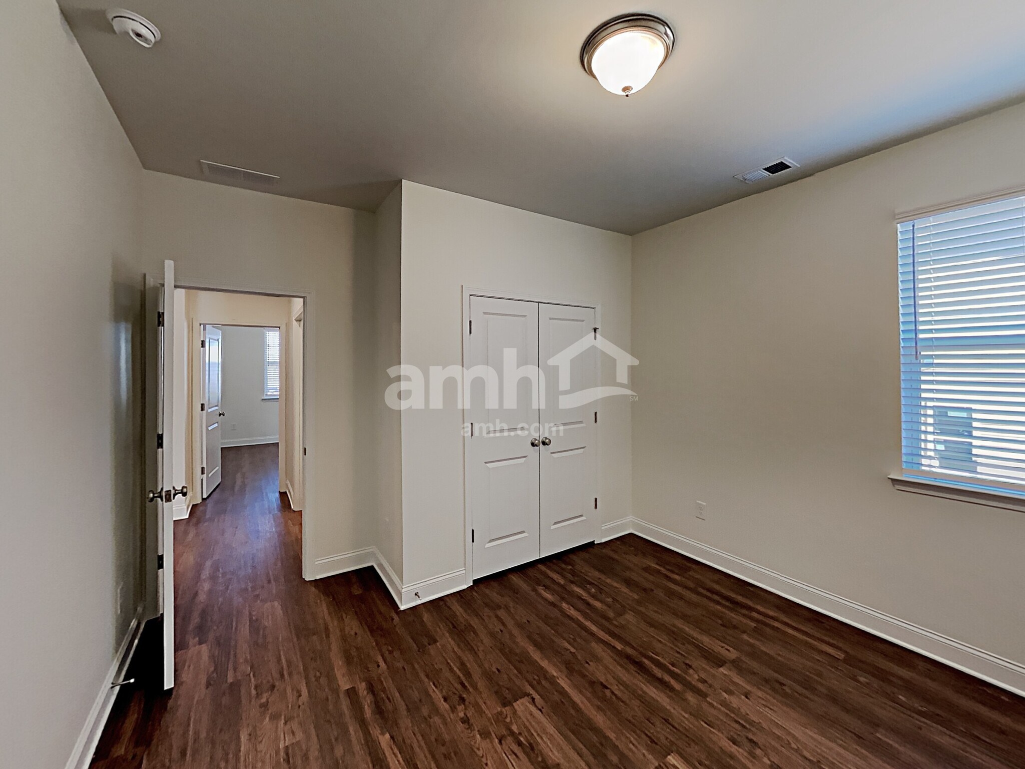 Building Photo - 7071 Creeksong Dr