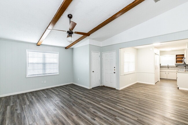 Building Photo - 2/2 in Frenship Schools. LOCATION! 1/2 off first months rent!