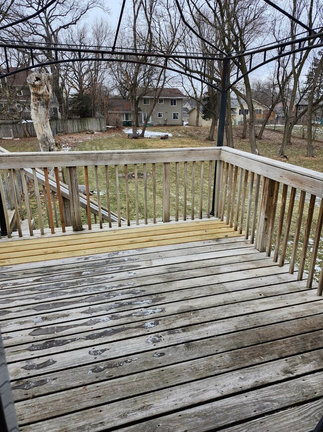 Building Photo - 6221 Boone Ave N