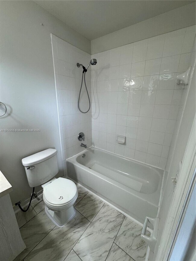 Building Photo - 2224 SE 25th Ave