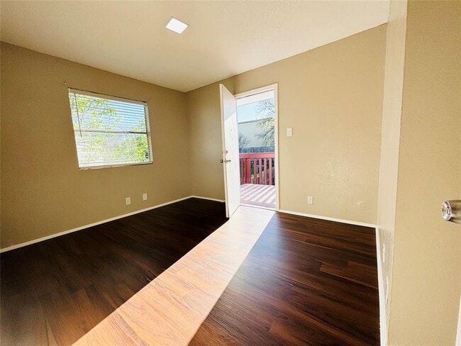 Building Photo - 10211 Brownie Dr