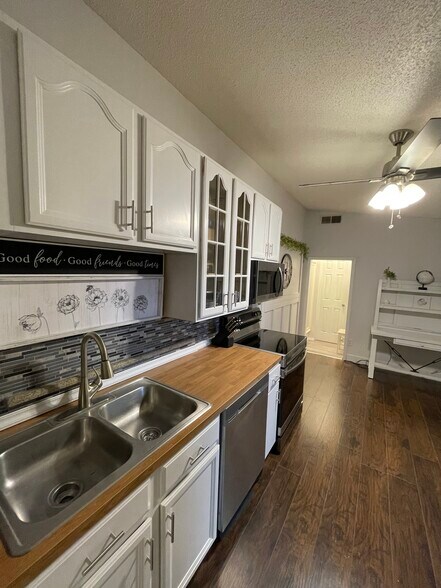 Building Photo - 5015 Ashmeade Rd