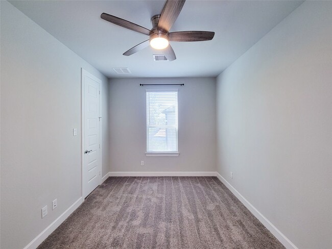 Building Photo - 935 W Lacey Garden Loop