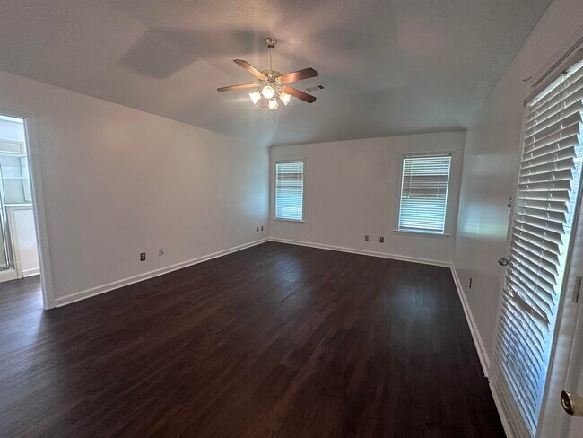 Building Photo - 8305 Crimson Creek Dr