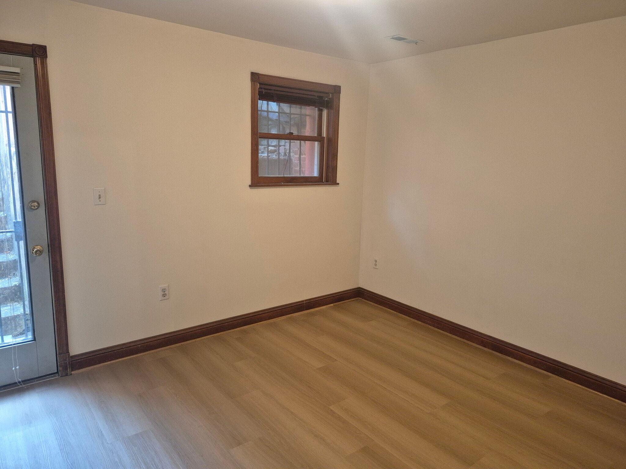 Building Photo - 645 Acker Pl NE