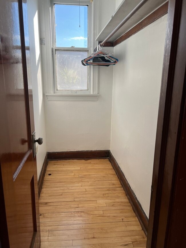 Building Photo - 4555 S Francisco Ave