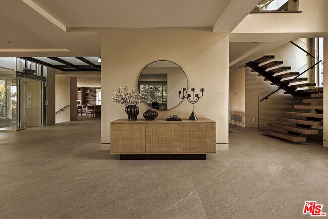 Building Photo - 16838 Oak View Dr