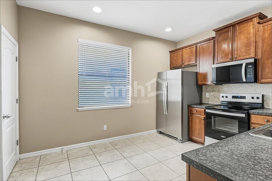 Building Photo - 607 Arbor Pointe Ave