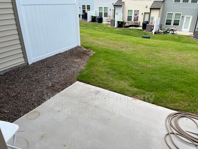 Building Photo - 23 Bordeaux Dr