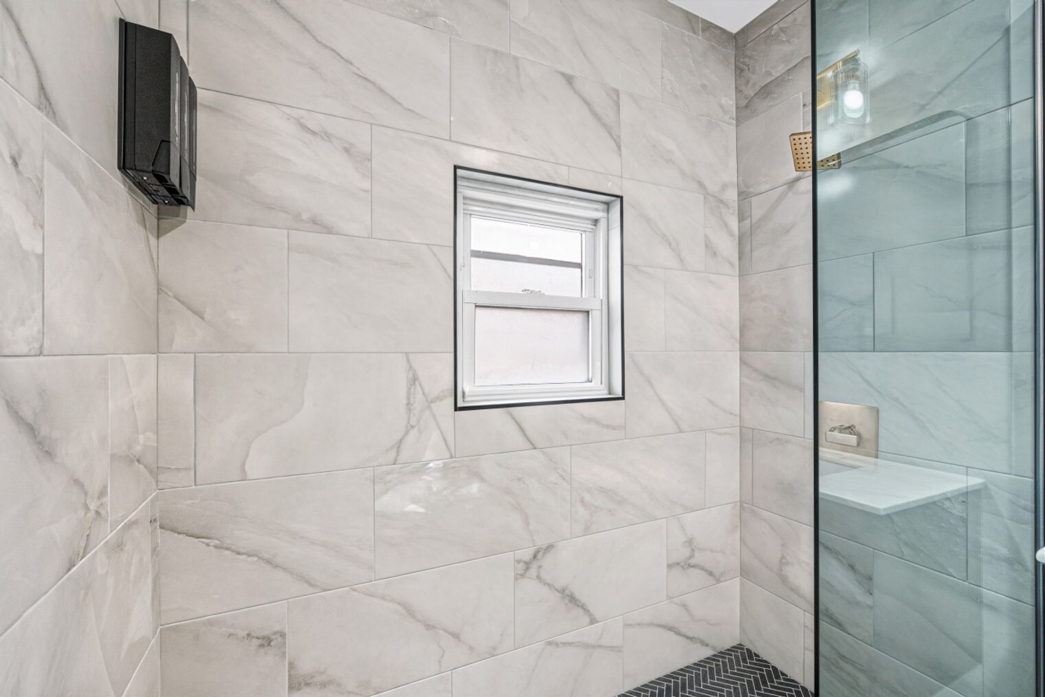 Building Photo - 529 Ave E