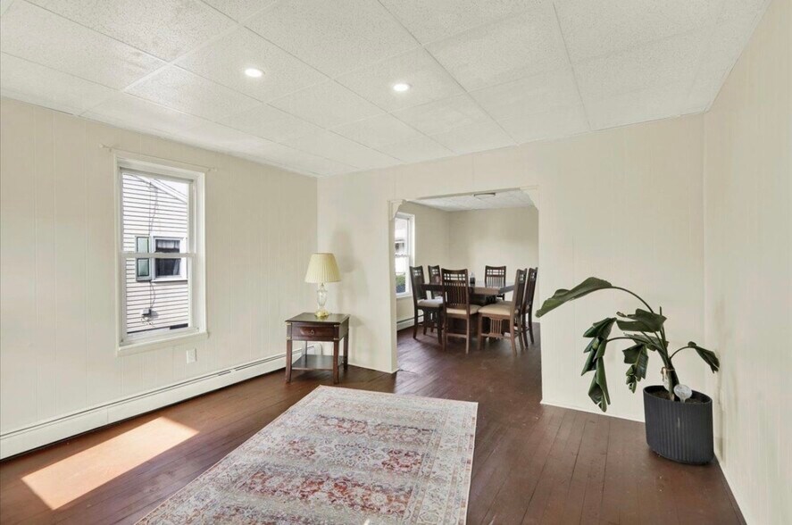 Building Photo - 40 W Adamsdale Rd