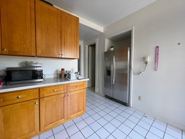 Building Photo - 260 W 24th St