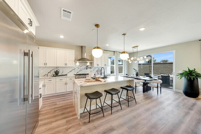 Building Photo - 131 N Un St