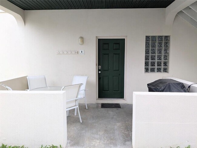 Primary Photo - 16 W Retama St