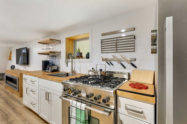 Building Photo - 28 Wegman Pkwy