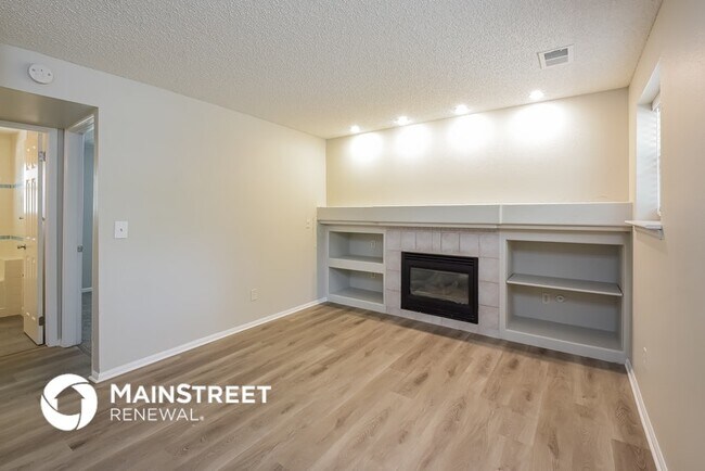 Building Photo - 2551 S Kittredge Way