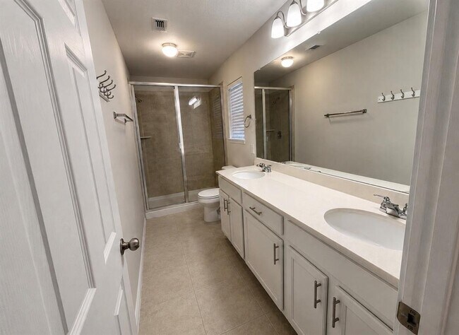 Building Photo - 3200 College Park Dr