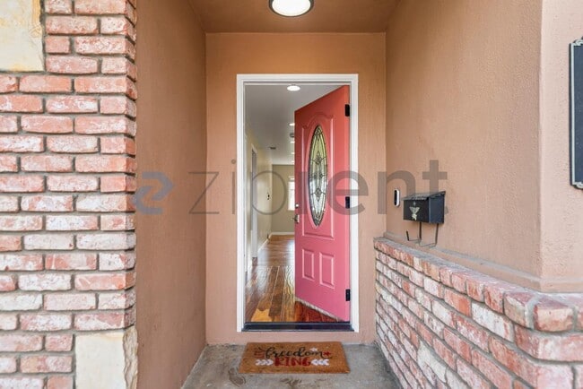 Building Photo - 1674 Noreen Dr