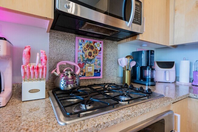 Building Photo - Arts District- Downtown Las Vegas~Luxury furnished condo now available!