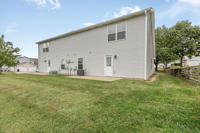 Building Photo - 3503 La Mesa Dr