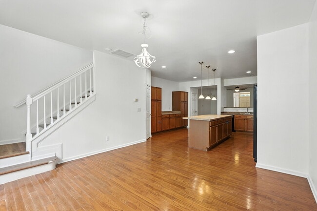 Building Photo - 132 Point Comfort Ln