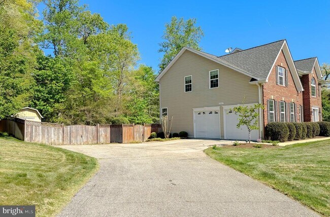 Building Photo - 23017 Holloway Ct