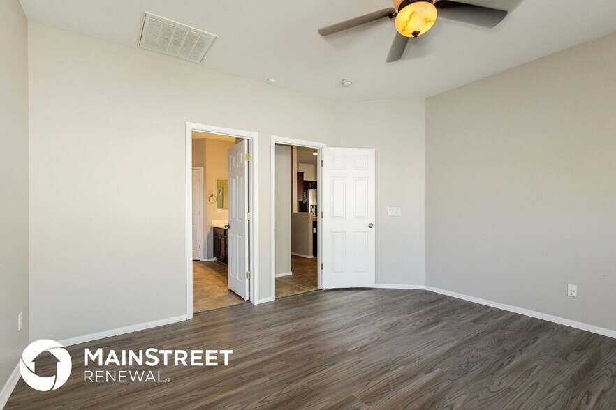 Building Photo - 15832 W Calavar Rd