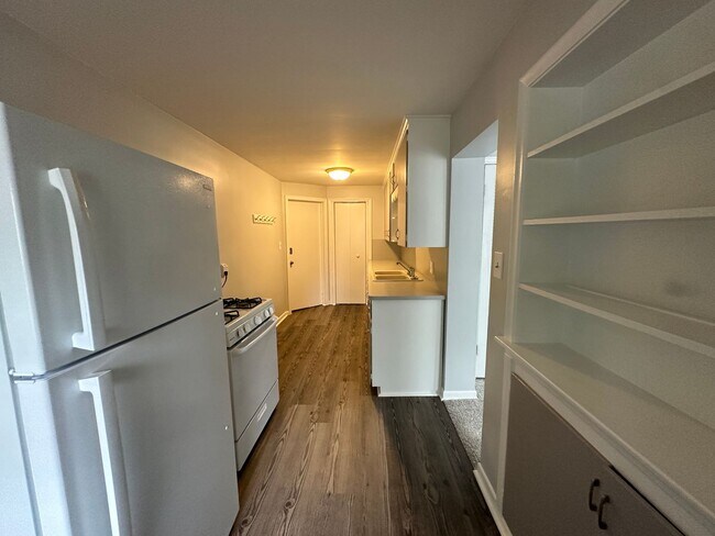 Building Photo - 625 S Barnes St