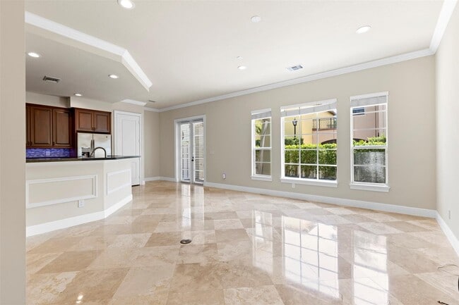 Building Photo - 105 Via Floresta Dr