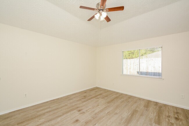 Building Photo - 6111 Ryegate Dr