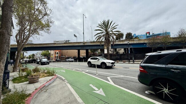 Building Photo - Urban Oasis on Valencia St – 2BR/1BA with ...