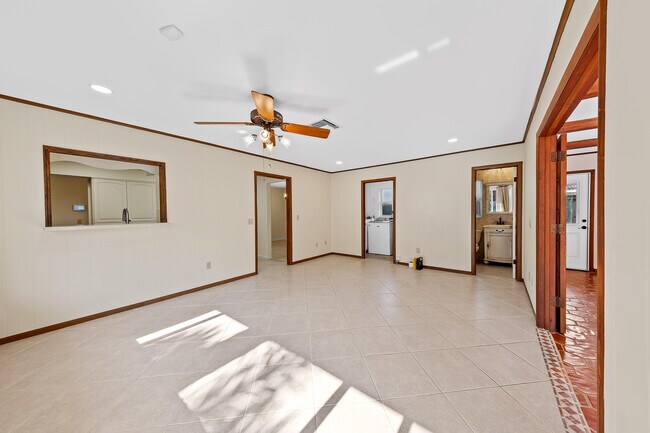 Building Photo - 129 Alhambra Pl