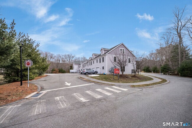 Building Photo - 77 Lyme St