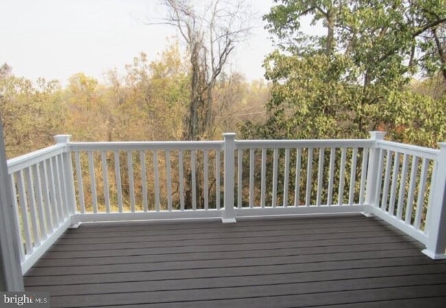 Building Photo - 1744 Scenic Lp