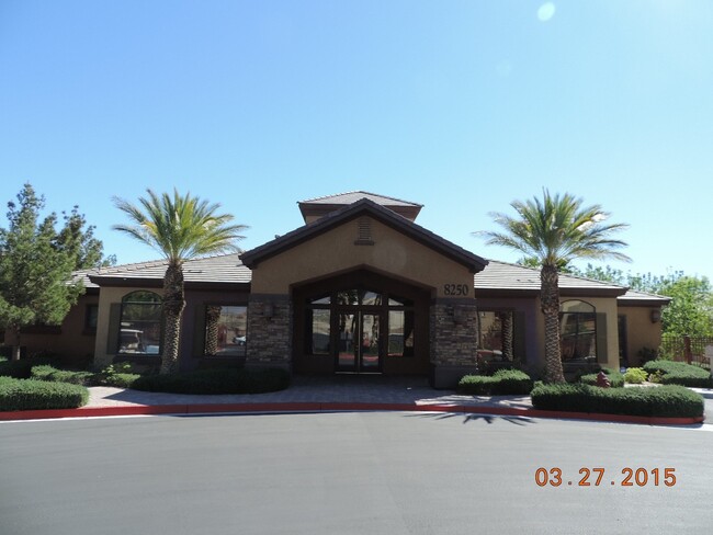 Building Photo - NW 1st floor condo