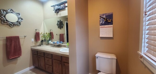 Building Photo - 2 Bedroom Furnished Monterra Condo