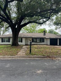 Building Photo - 1610 Texas St