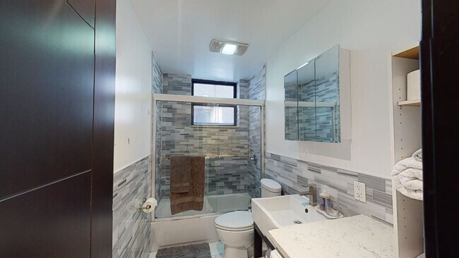 Building Photo - 5 W 101st St