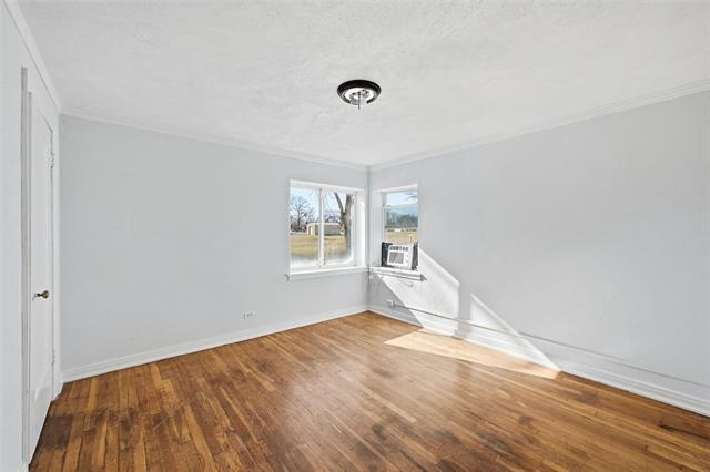 Building Photo - 305 W Morton St