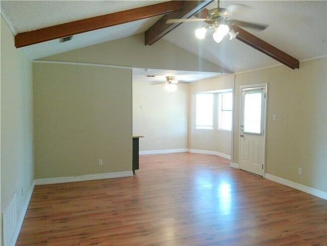 Building Photo - 538 Vega Dr