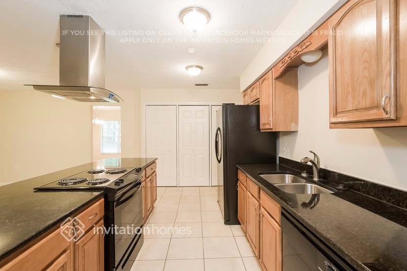 Building Photo - 2314 Medford Ln