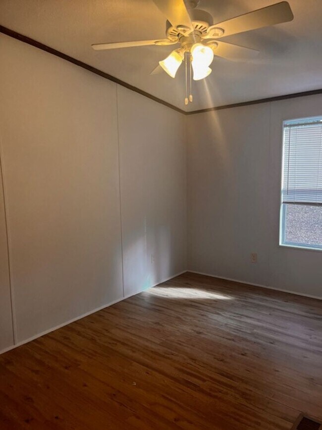 Building Photo - 3 bedroom 2 bath Doublewide MH