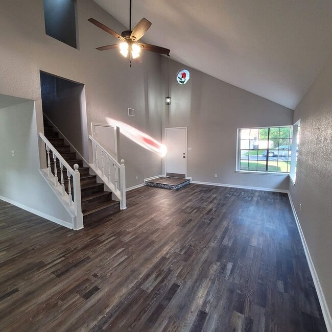 Building Photo - 14623 Highland Ridge