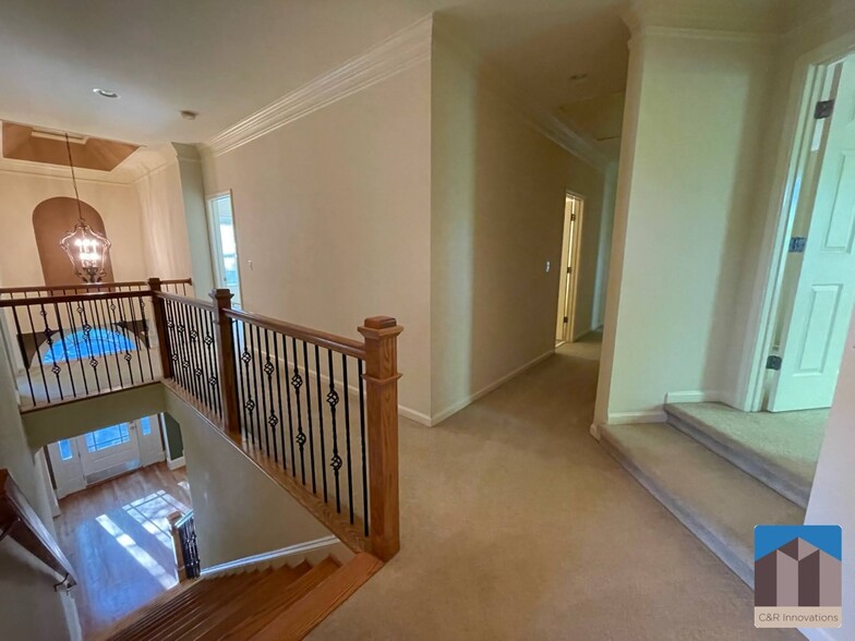 Building Photo - 1377 Greencrest Ct