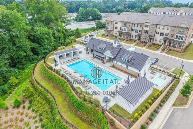 Building Photo - Great location! Elegant Townhome in Doraville